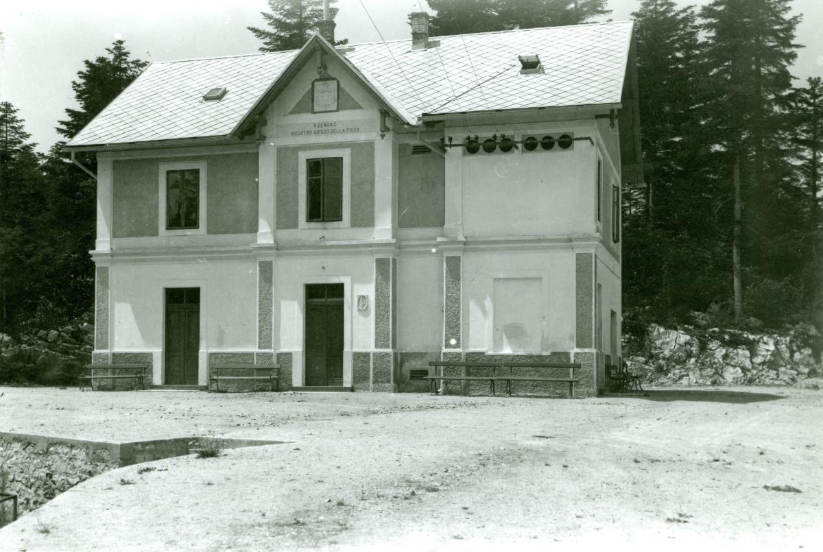 11-1 Pivka jama, turistični dom